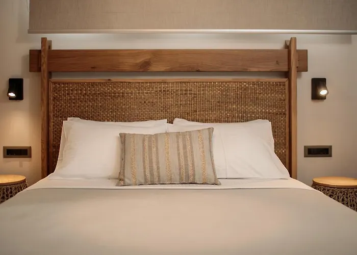 "Makava Suites" Your Luxe Urban Sanctuary