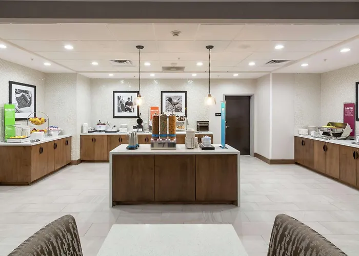 Hampton Inn & Suites Dallas East