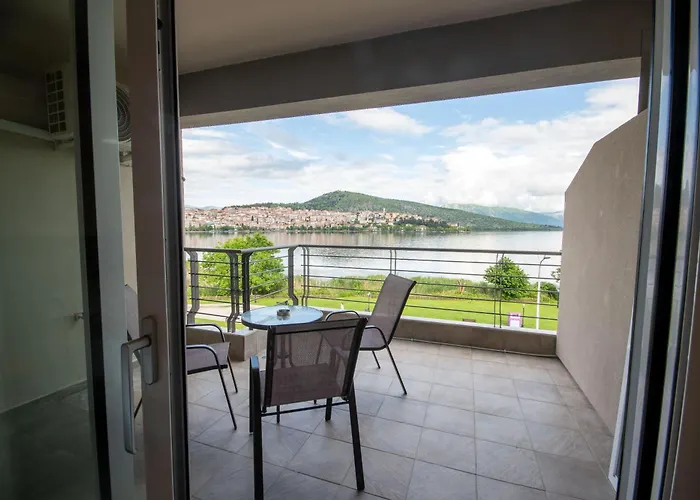 Paralimnio Suites