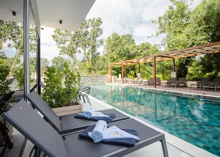 Trio Resort