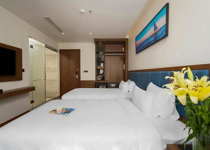 Ruby Star Da Nang - Central My Khe Beach