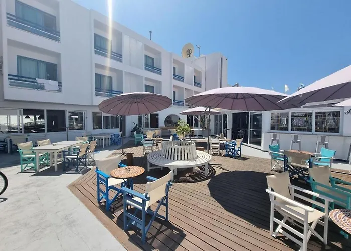 Nereus Hotel