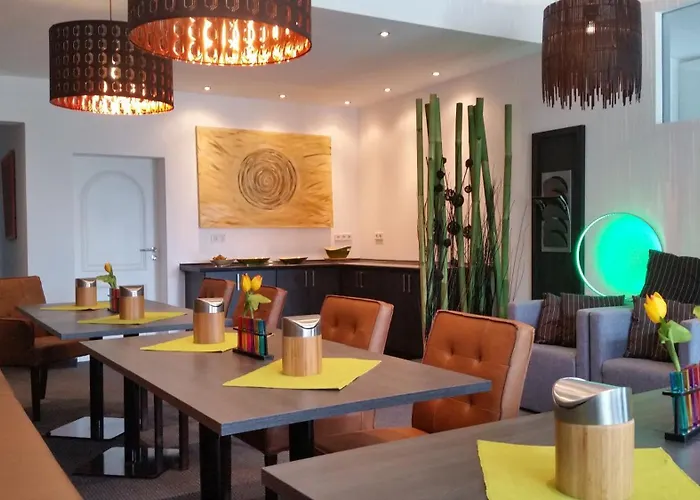 APPART-HOTEL, Einsteinstraße