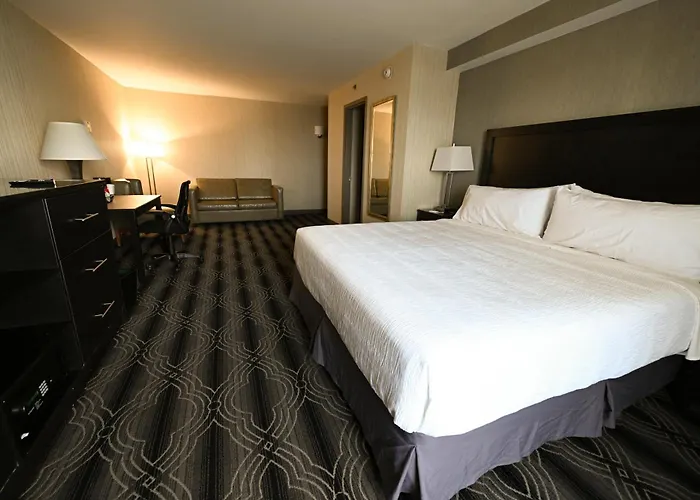 Grand Laurel Hotel