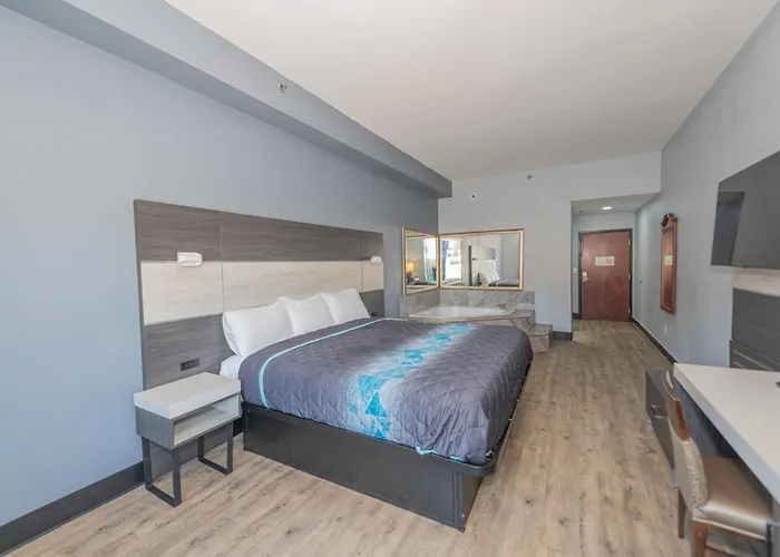 Jamestown Inn & Suites
