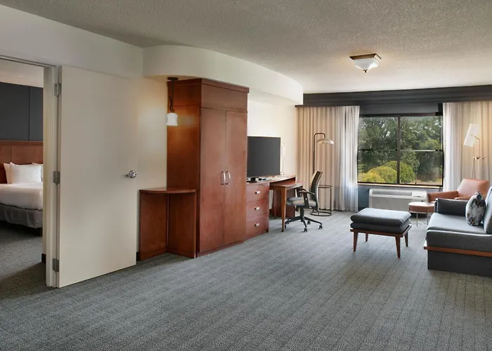 Courtyard By Marriott Memphis Collierville