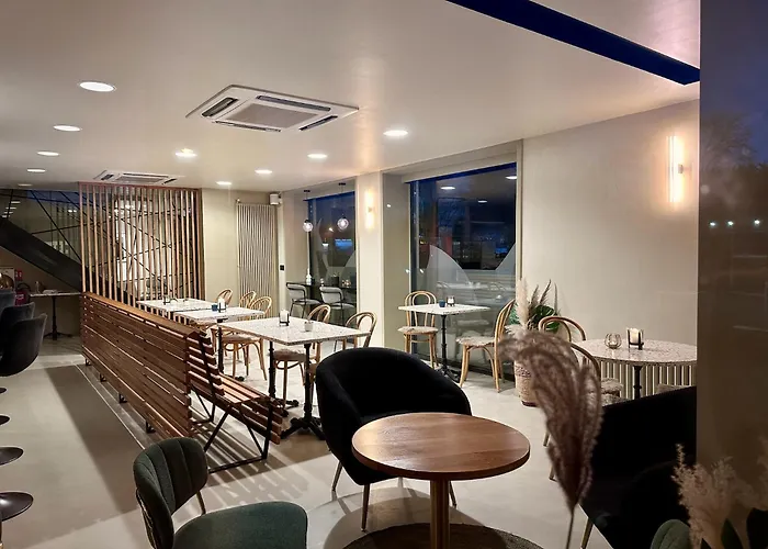 Logis Hotel & Restaurant Le Vert Bocage