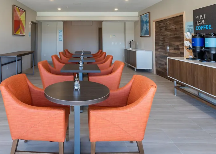 Holiday Inn Express & Suites Englewood - Denver South By Ihg