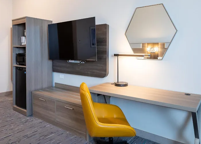 Holiday Inn Express & Suites Englewood - Denver South By Ihg