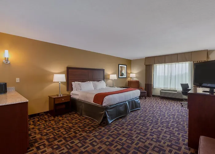 Holiday Inn Express Hotel & Suites Salina By Ihg