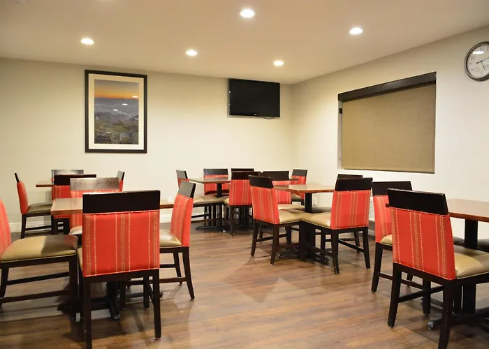 Comfort Inn & Suites Moreno Valley Near March Air Reserve Base