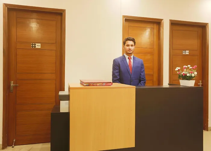 Hotel Surya Palace By Aura