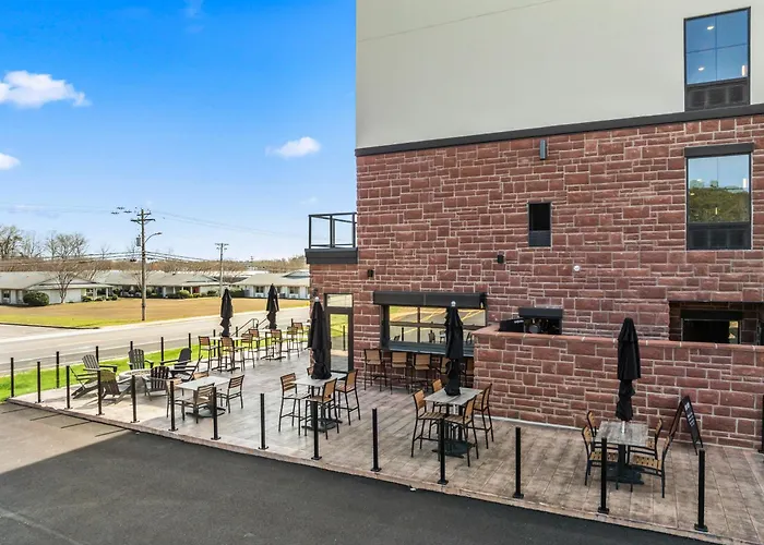 Cobblestone Hotel & Suites - Cullman