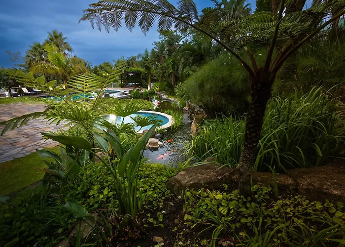 Hemingways Hotel