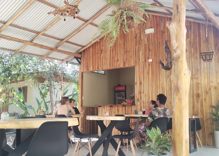 El Gecko Hotel & Tours