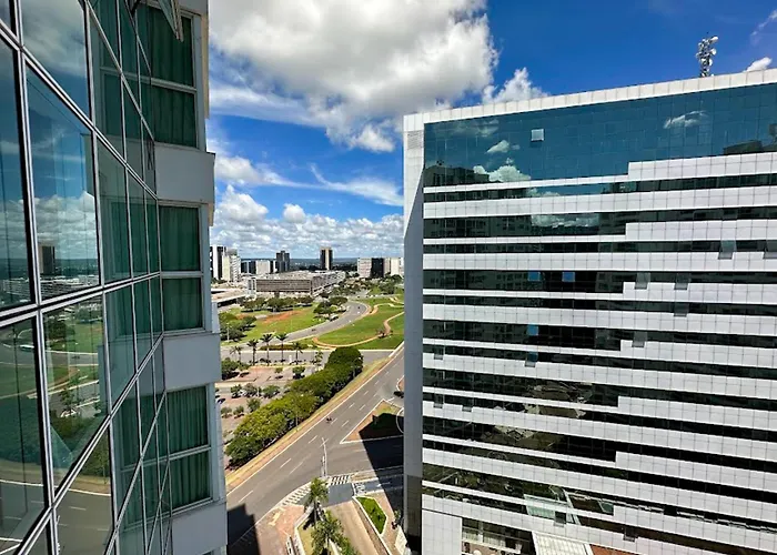 Flat Confortável e completo para Família ou a Trabalho, ao lado dos Ministérios e ESPLANADA, grande,com academia e no centro da cidade, em Saint Moritz Brasília Hotel