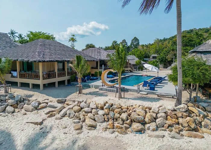 Absolute Beachfront Villas