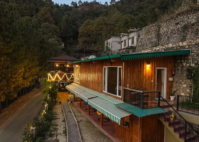 Thehimalayanliving Whistling Pines