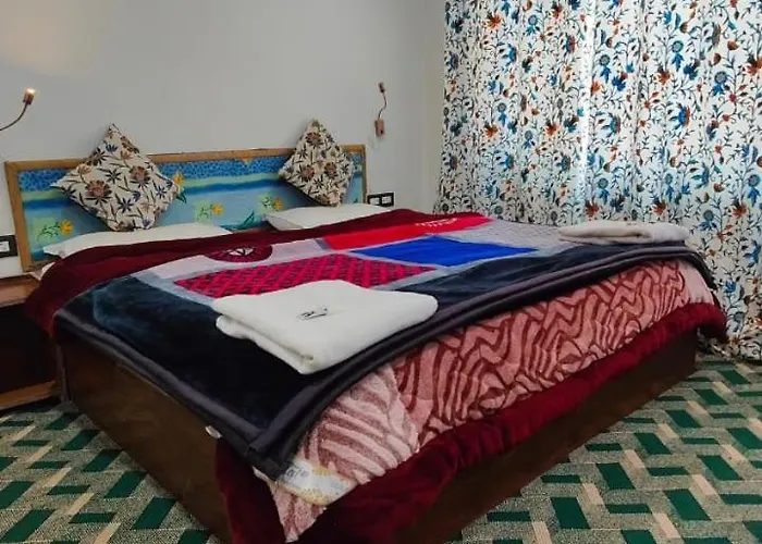 Tip Top Pahalgam