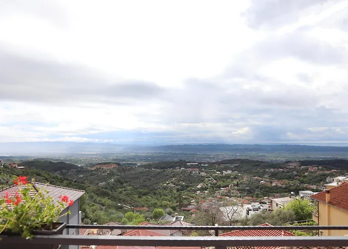 --Hotel Deal-- Rooms With Castle View