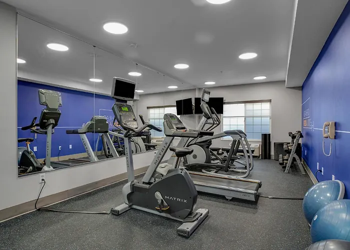 Holiday Inn Express Hotel & Suites Portland - Jantzen Beach By Ihg