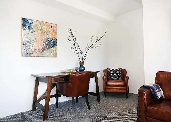 Lake Jindabyne Hotel