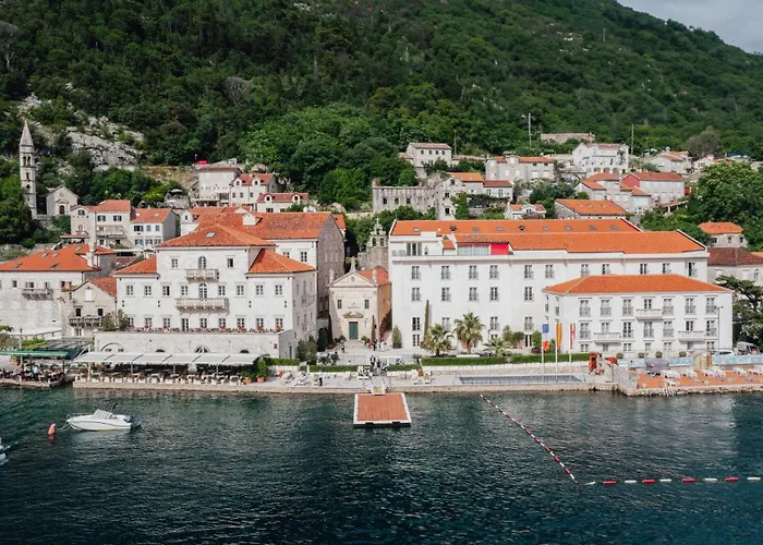 Heritage Grand Perast