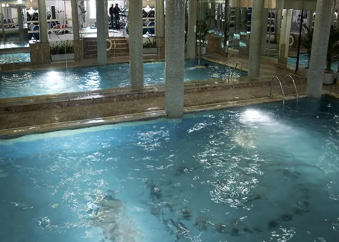 Queens Hotel & Spa