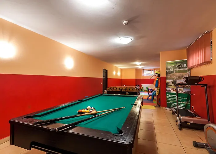 Eko Hotel Na Wierzynka & Park Pinokia