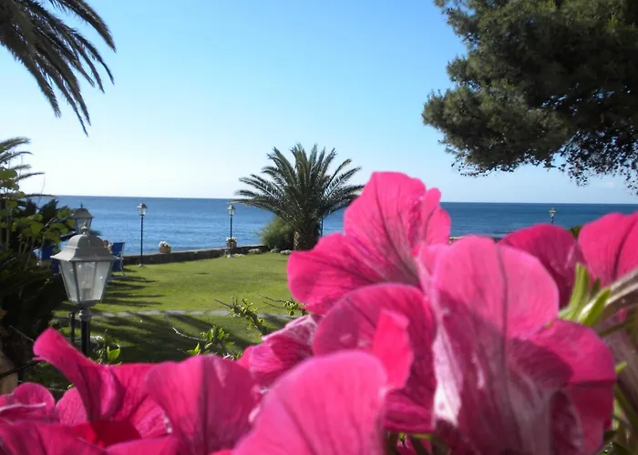 Arathena Rocks Hotel