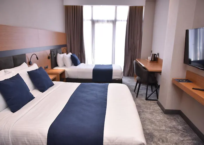 Hotel Monarch