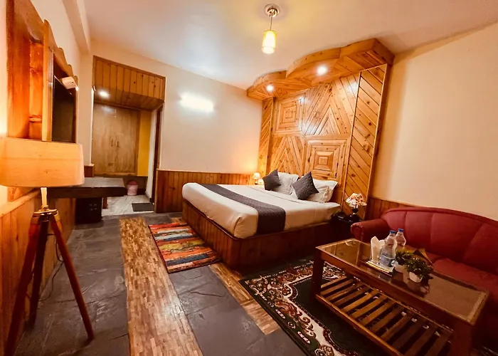 Snow Clad Riverview Hotel & Resort, Manali