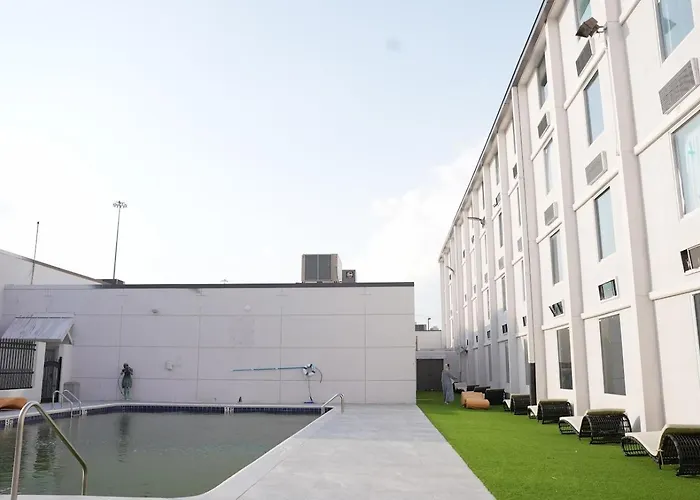 Ramada By Wyndham Dfw Airport
