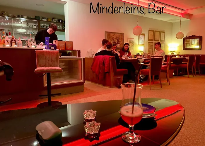 Minderleins Apart