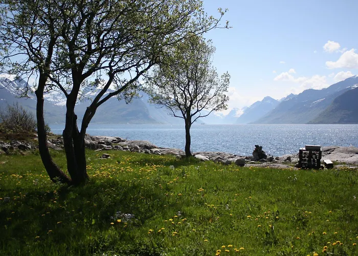 Sunde Fjord Hotel, Free And Easy Parking