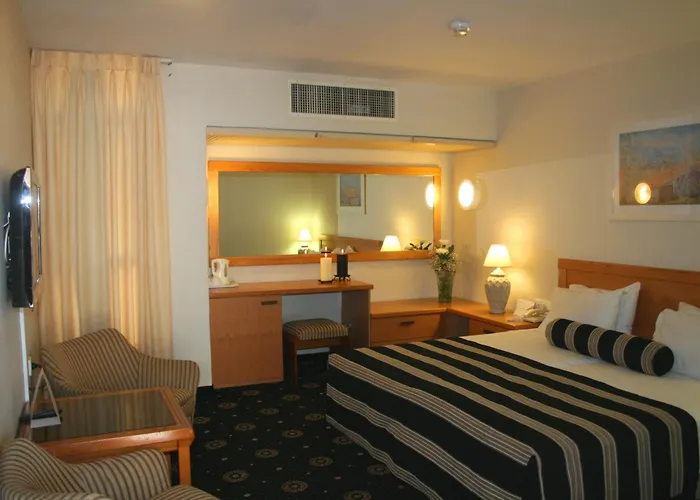 The Seasons Hotel -Studio & Suite