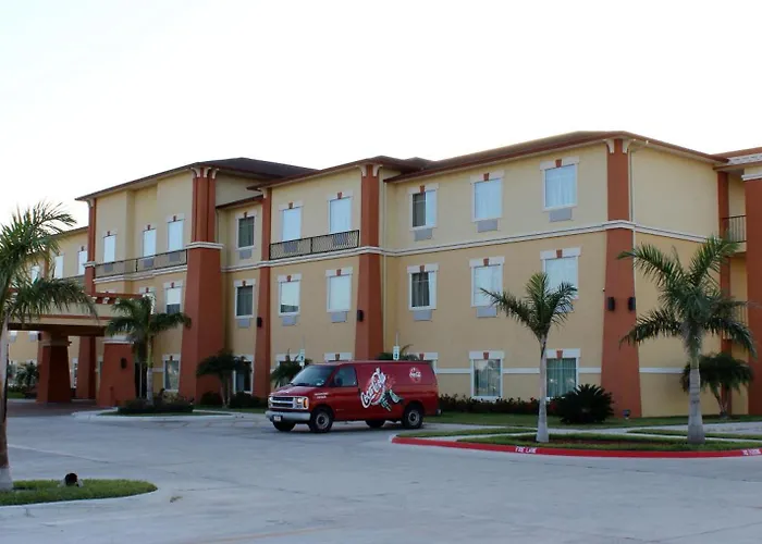 Super 8 By Wyndham Hidalgo At La Plaza Mall & Mcallen Airport