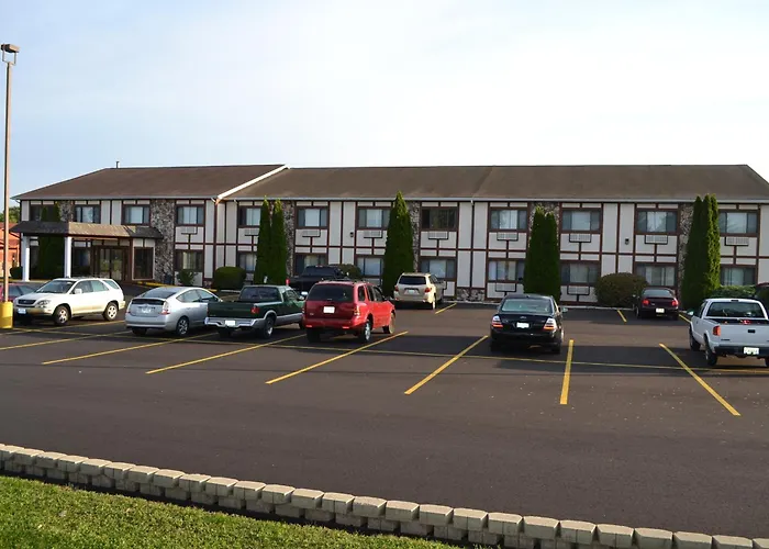 Sky Lodge Inn & Suites - Delavan