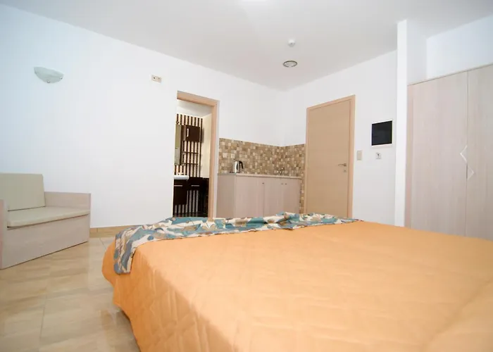Zeus Hotel