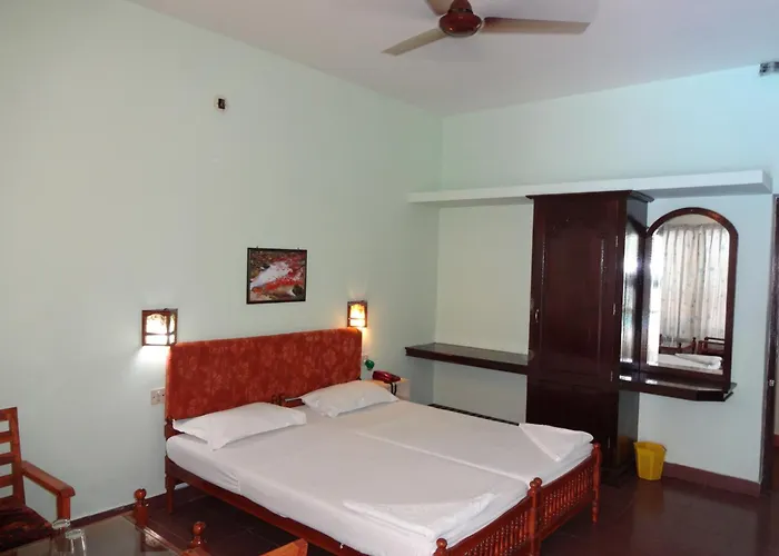Hotel Thushara