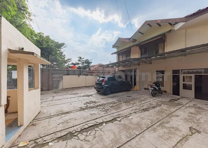Wisma Alamanda Near Terminal Cicaheum Redpartner
