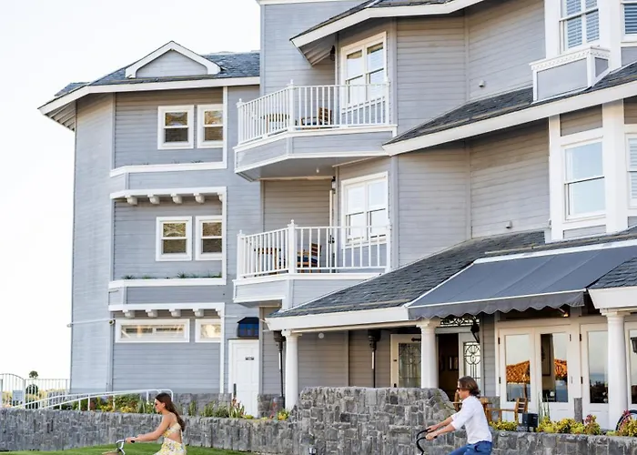 Blue Lantern Inn, A Four Sisters Inn