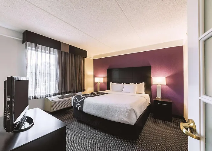 La Quinta Inn & Suites By Wyndham San Antonio Downtown