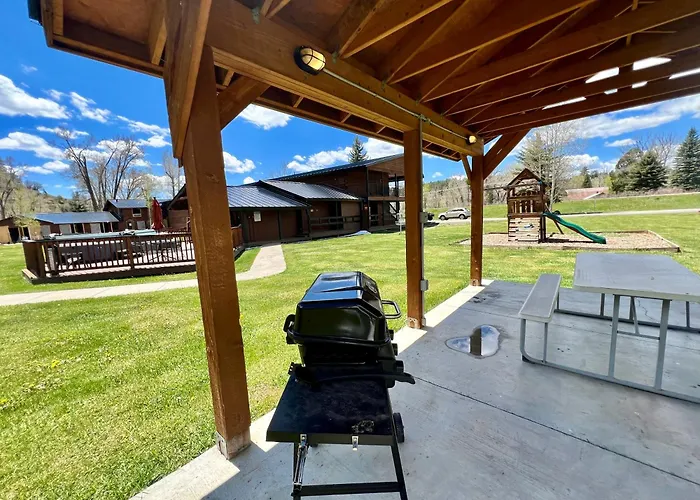 High Creek Lodge And Cabins
