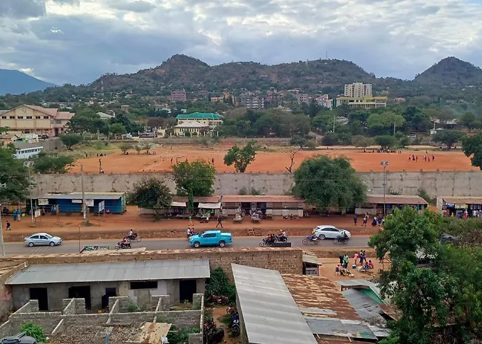 Oasis Hotel And Guest House. Voi