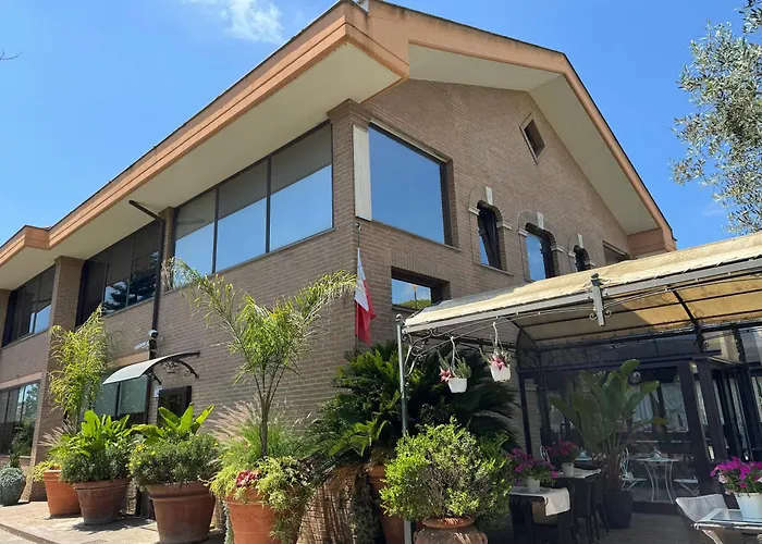 Euro House Inn Airport