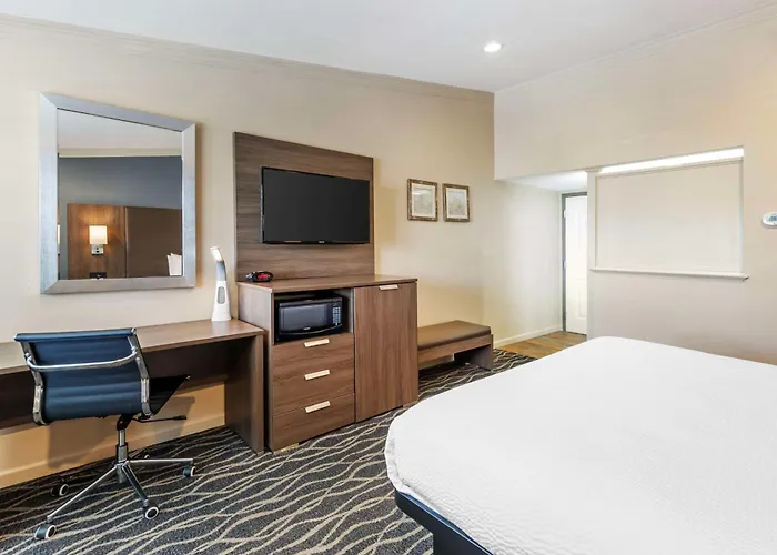 Best Western Plus Hill House
