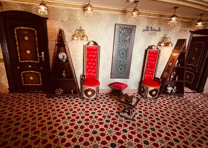 Omar Elkhaiam Hotel