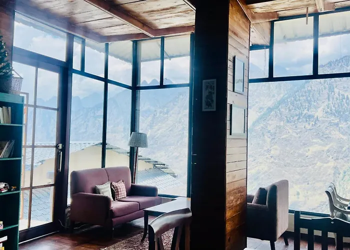 Faraway Cottages, Auli