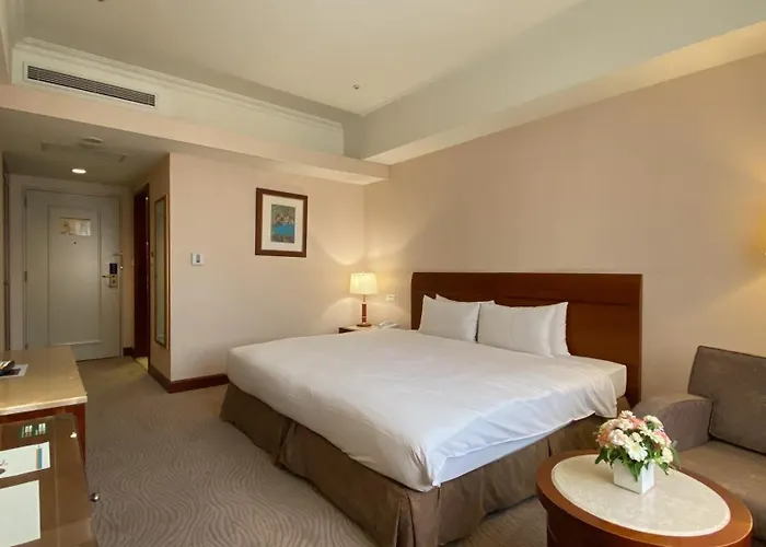 Monarch Plaza Hotel